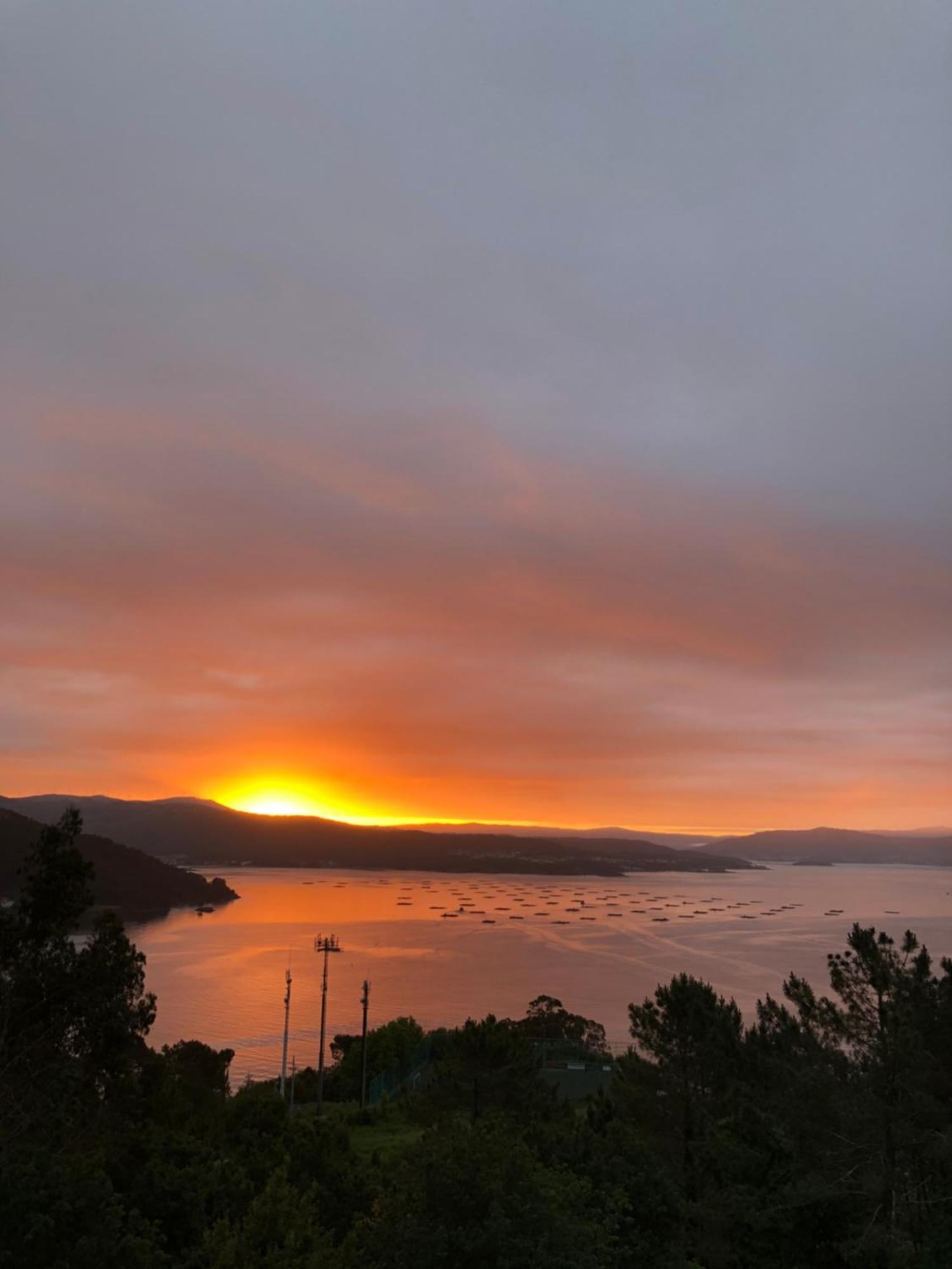 Apartamento con vistas al mar en Primera Línea. Muros Exterior foto